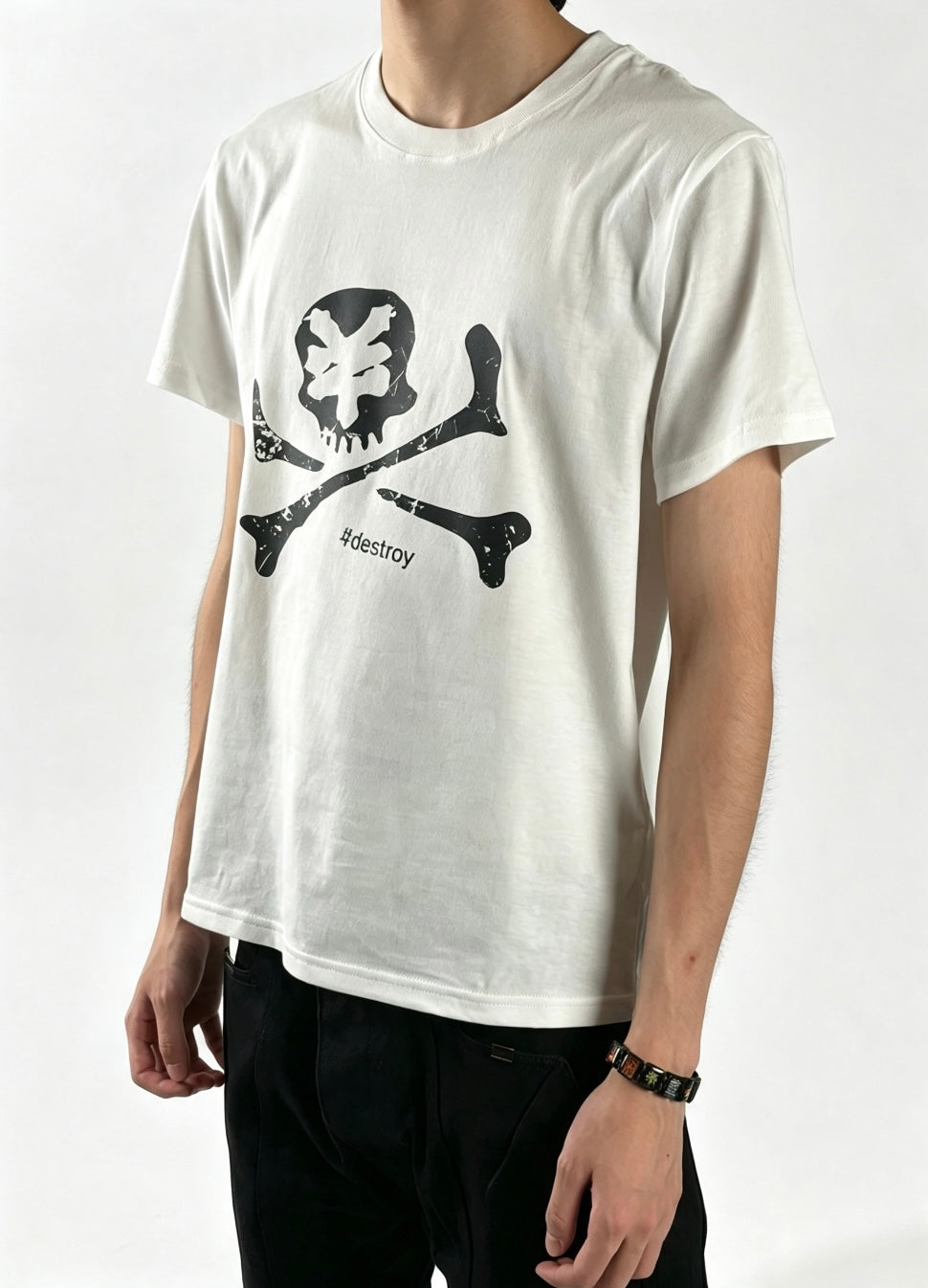 Distressed Skull Crossbone destroy Graphic Tee